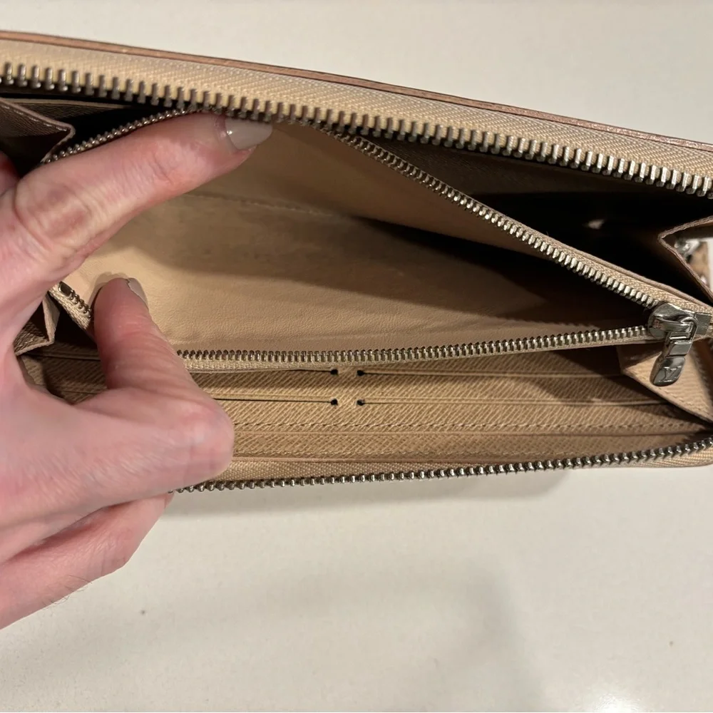 Louis Vuitton Women’s Epi Clemence Zip Around Vintage Wallet in Beige